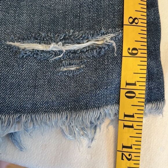 Free People We The Free Loving Good Vibrations Cutoffs- Mid Indiago- Size 31-NWT - Picture 11 of 12